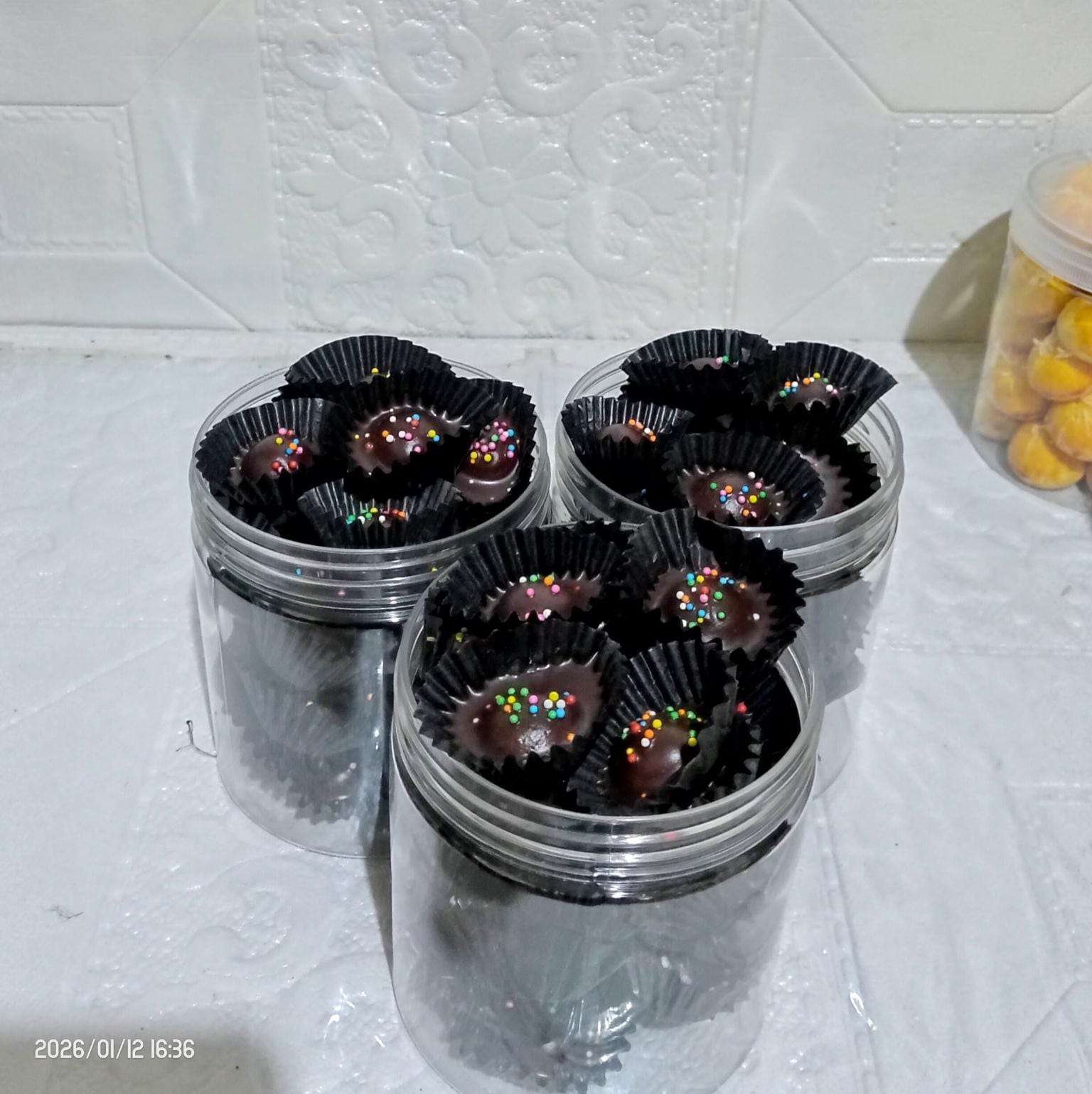 Chocoball Nara Cakes Bandung - Kue Kering Bola Cokelat